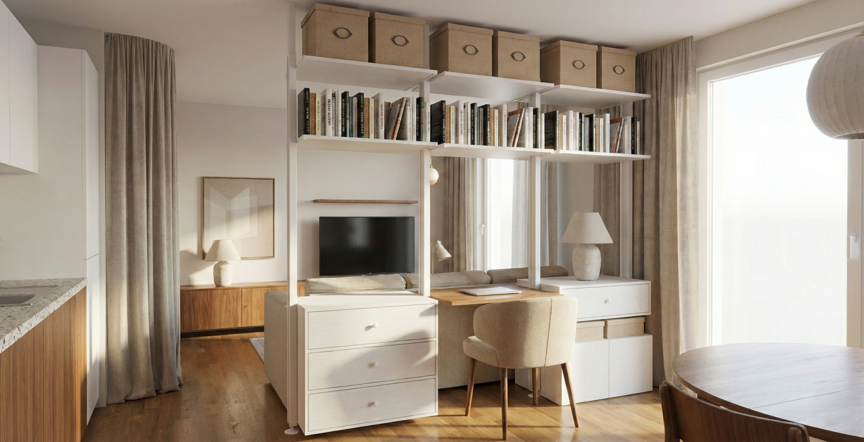 Helles Regalsystem mit TV-Fach, Schreibtisch und Stauraumboxen.